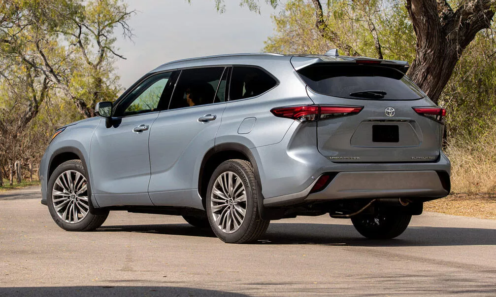 2024 Toyota Highlander Back View