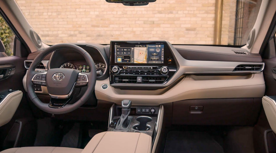 2024 Toyota Highlander Platinum Interior
